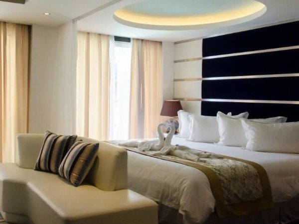 Luxury Suite