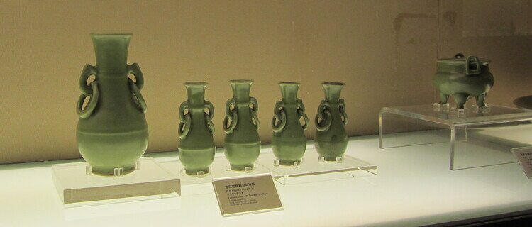 Exhibits in Sichuan Museum