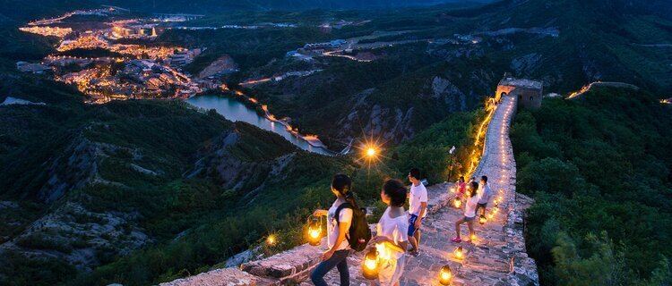 Hike on the Simatai Great Wall in the evening