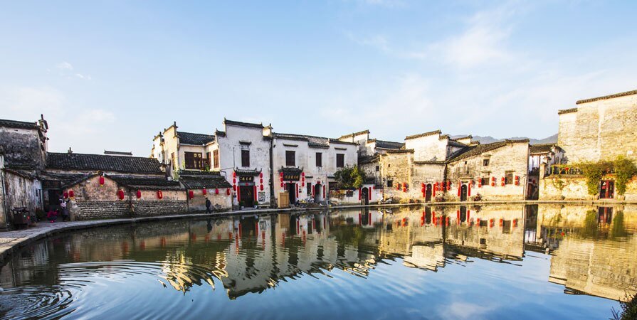 Classical Huangshan Mountain And Hongcun Village Tour — real travel scene