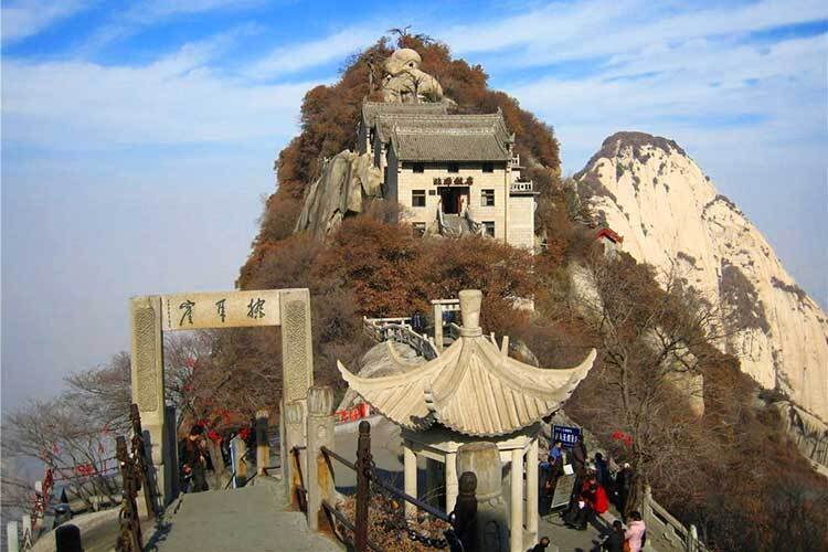 Xian Experiencing Tour With Mount huashan — real travel scene