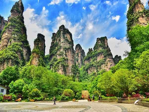 Zhangjiajie National Forest Park Tour — real travel scene